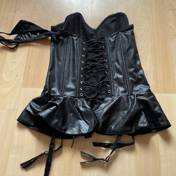 Seven ‘til midnight corset top size small - Picture 2 of 4